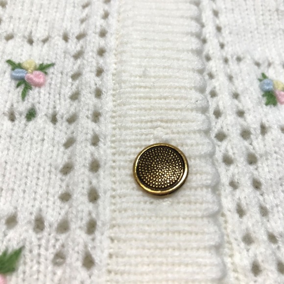 Vintage Sweater Bee by Banff Poncho Cape Womens White embroidered Floral Cottage - Picture 9 of 12